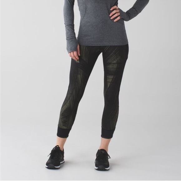 Lululemon Fresh Mesh Run Crop Pants leggings Size 8 Green Black yoga - Picture 1 of 9